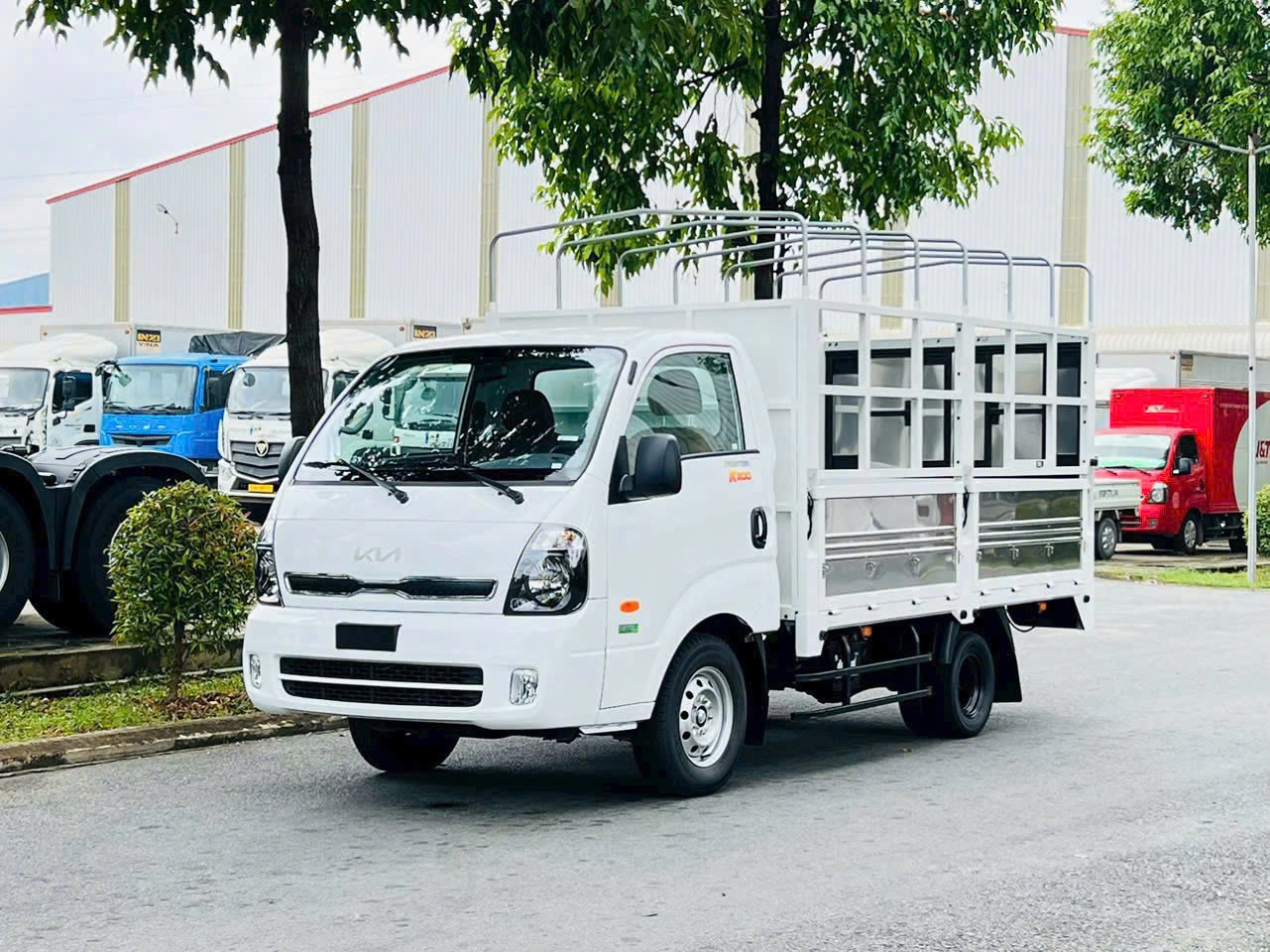 XE K200 THÙNG BẠT - TẢI 1,9 TẤN